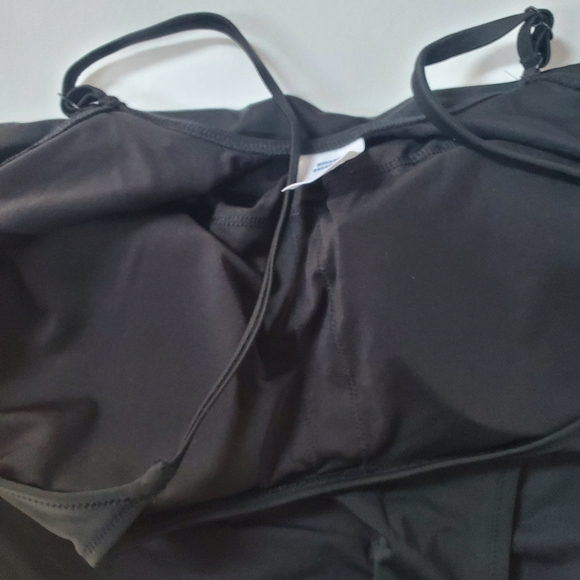 NWT Women's Med Black thin stripe one piece swimsuit good coverage SPF 50 - Picture 5 of 9